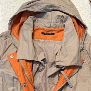 Tahari Khaki Hooded Rain Jacket in Prewrinkled Cotton Blend Fabric ( L)